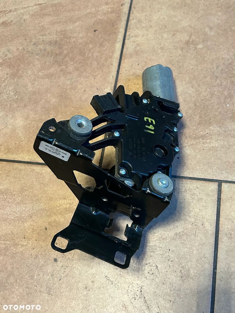 BMW E91 E61 KOMBI SILNICZEK MECHANIZM WYCIERACZKI TYLNEJ 4423669 - 2