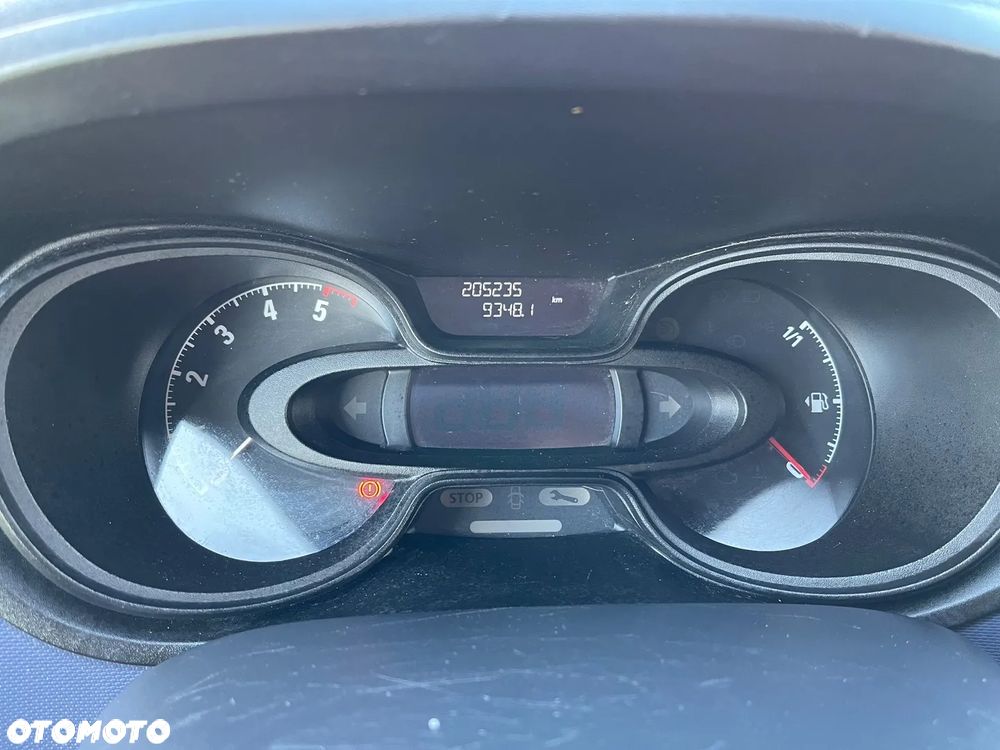 Opel Vivaro - 24