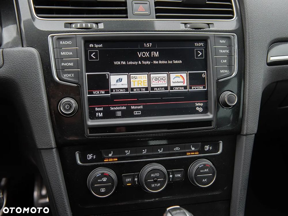 Volkswagen Golf - 28