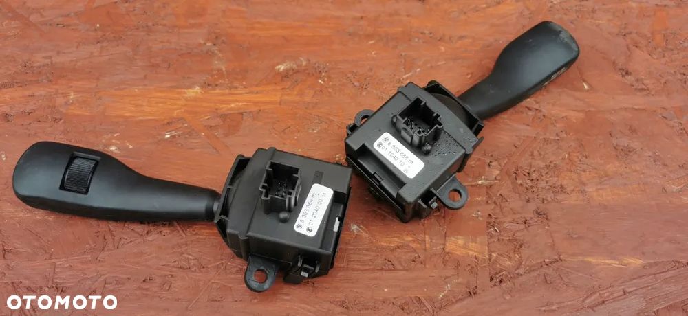 BMW E46,E38,E39,E53,E83, MANETKA KIERUNKOWSKAZÓW Z BC / WYCIERACZEK NR. 8 363 668 / 8 363 669 OE - 7