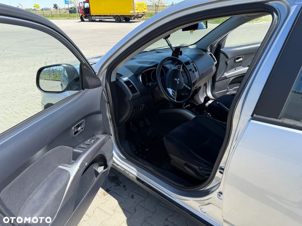 Mitsubishi Outlander 2.0 DID Intense - 10