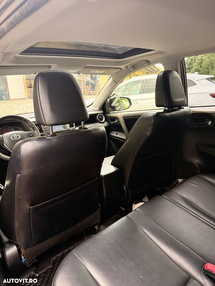 Toyota RAV4 2.2 D-4D Luxury - 15