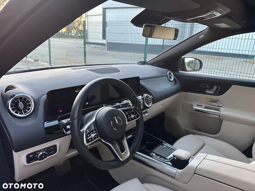 Mercedes-Benz GLA 200 Business Edition - 21