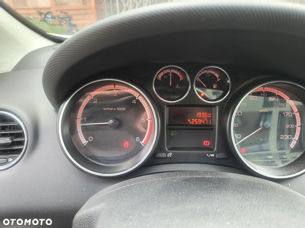 Peugeot 308 ver-1-6-hdi-trendy - 10