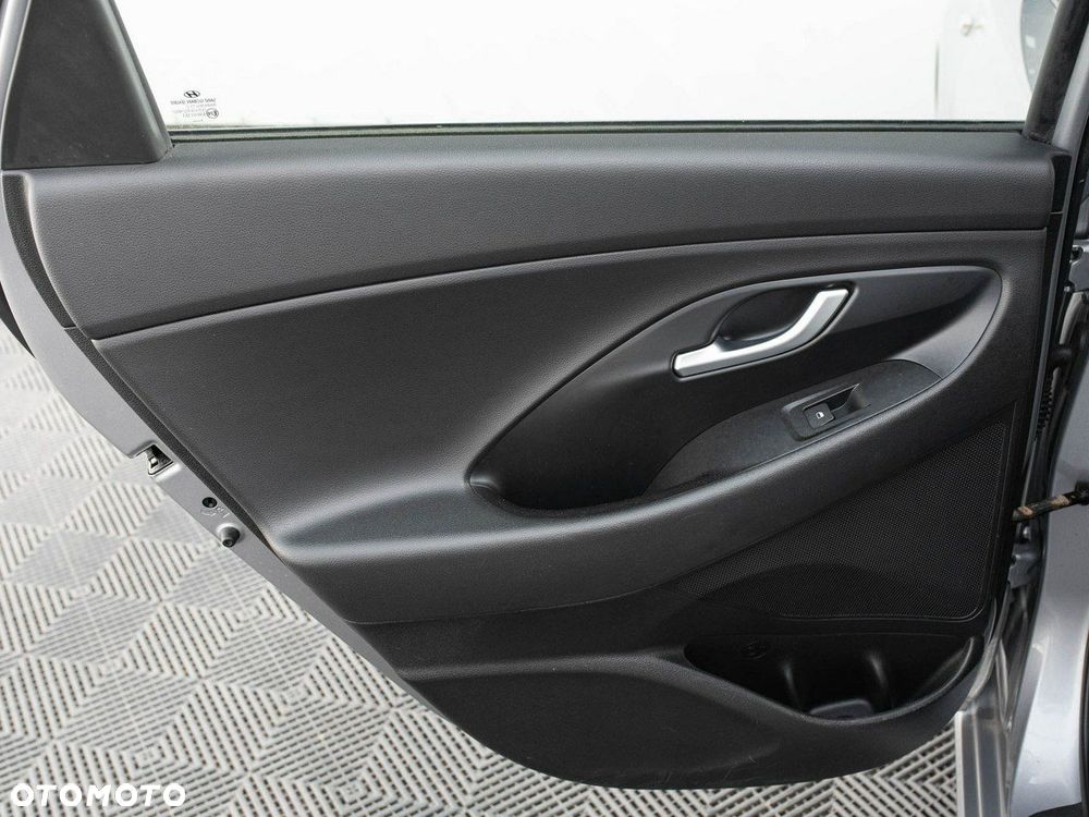 Hyundai i30 1.5 DPI Classic + - 20