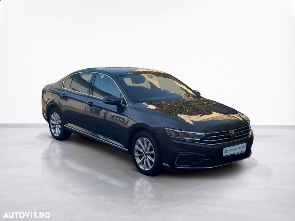 Volkswagen Passat - 8