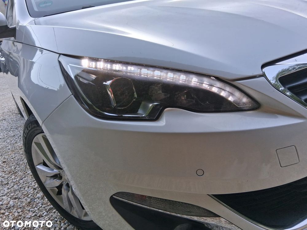 Peugeot 308 SW 1.6 BlueHDi Allure S&S - 21