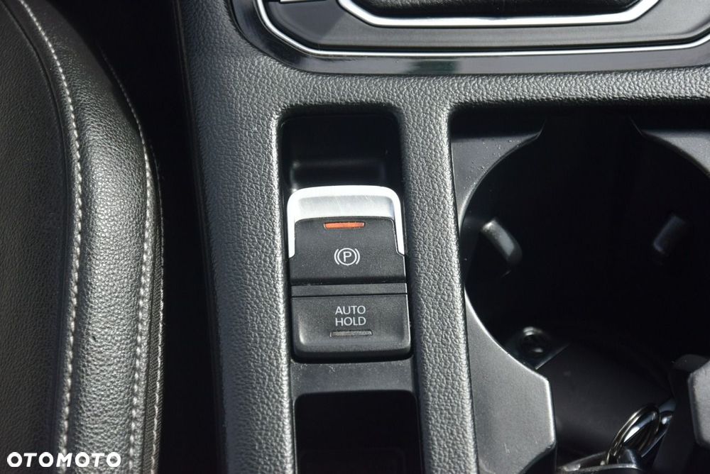 Volkswagen Passat - 31
