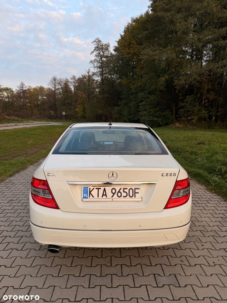 Mercedes-Benz C-Class 2011 photo 5