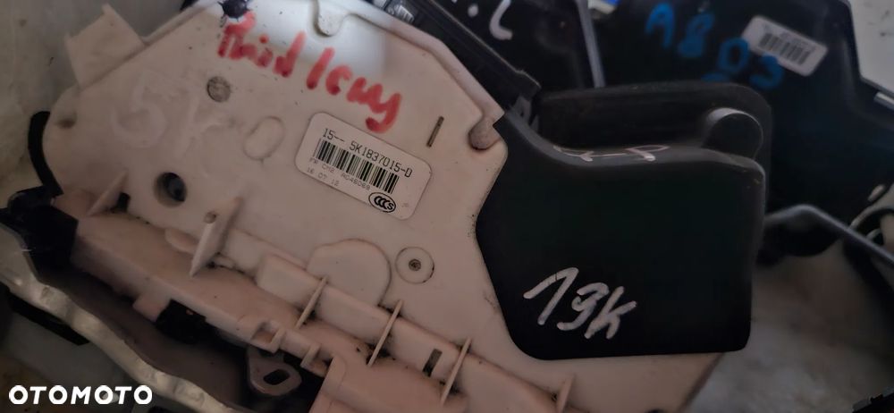 SPRZEDAŻ HURTOWA HURT Zamek drzwi przód tył prawy lewy Audi A8 D3 VW Caddy 2K VW Golf V Audi A4 B7 Mercedes Sprienter 906 VW Crafter Touran 1T BMW 5 E60 E90 - 5