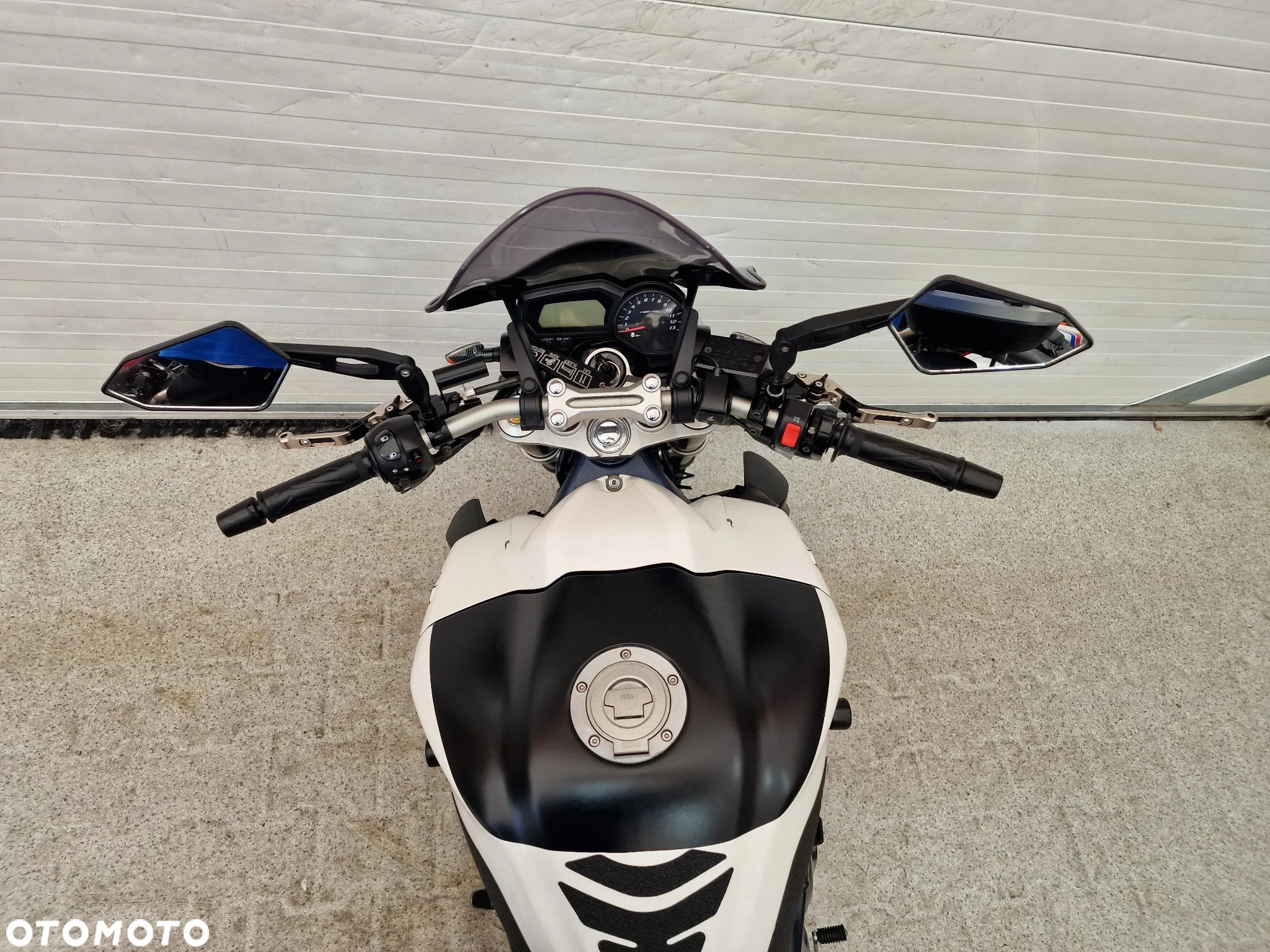 Yamaha FZ - 28