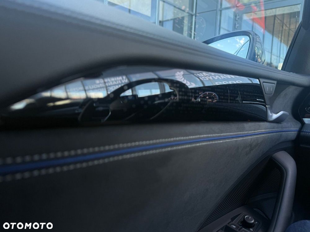 Volkswagen Passat Variant 2.0 TDI SCR 4Mot R-Line Plus DSG - 28