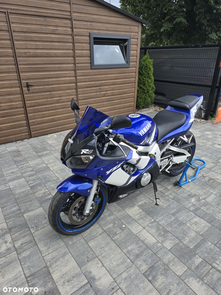 Yamaha R6 - 6