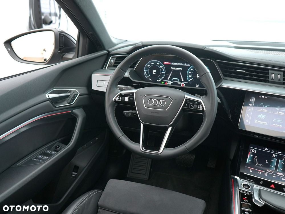 Audi Q8 Sportback e-tron - 23