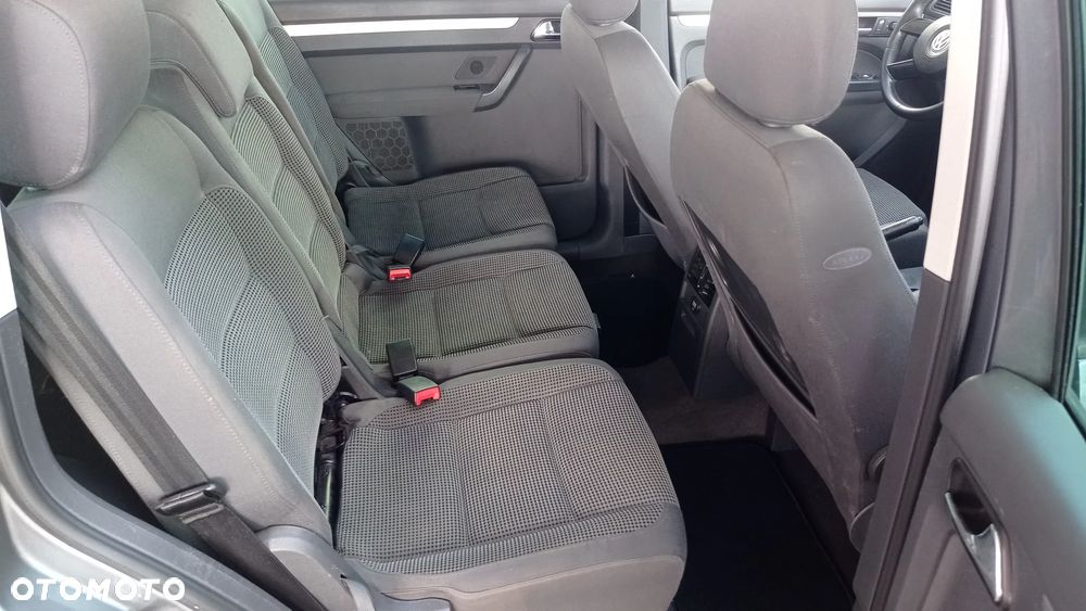 Volkswagen Touran 1.6 FSI Trendline - 33