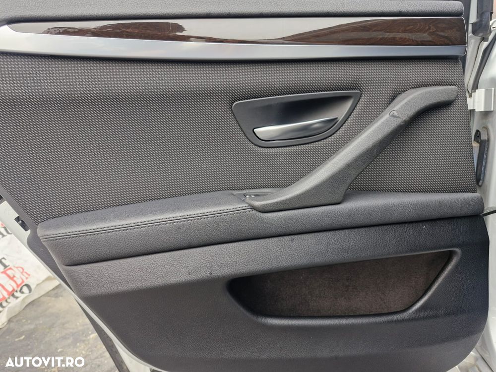 BMW Seria 5 520d - 25