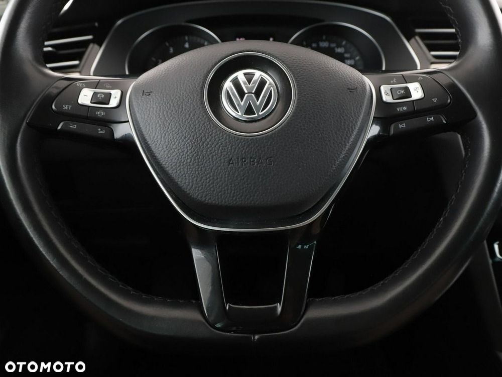 Volkswagen Passat Variant 1.5 TSI OPF DSG Highline - 22
