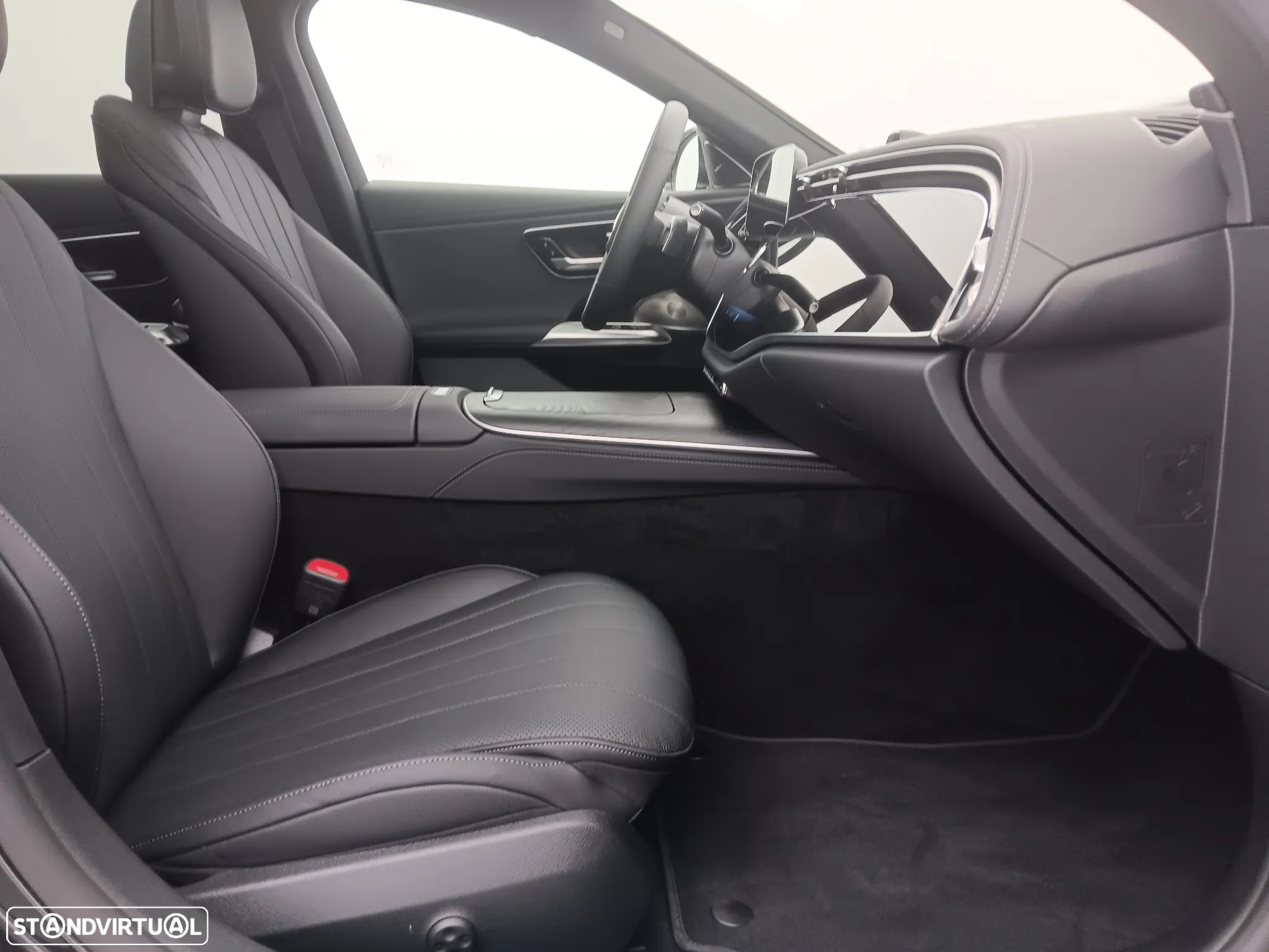 Mercedes-Benz E 300 Standard - 26