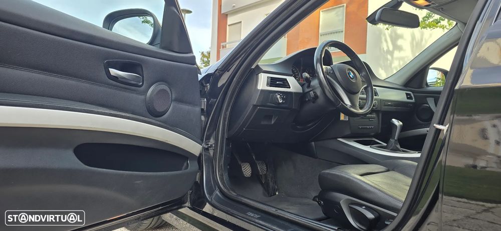 BMW 320 d Touring Navigation Sport - 12