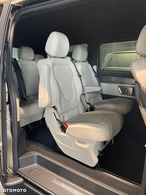 Mercedes-Benz Klasa V 300 d 4-Matic Exclusive 9G-Tronic (d³ugi) - 3