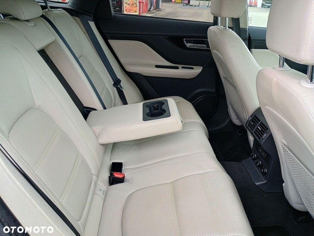 Jaguar F-Pace - 15