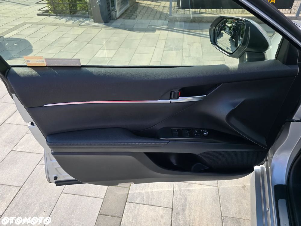 Toyota Camry 2.5 Hybrid Executive CVT - 20