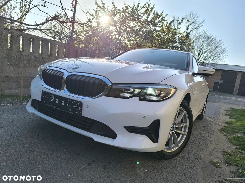 BMW Seria 3 330e iPerformance Sport Line - 1