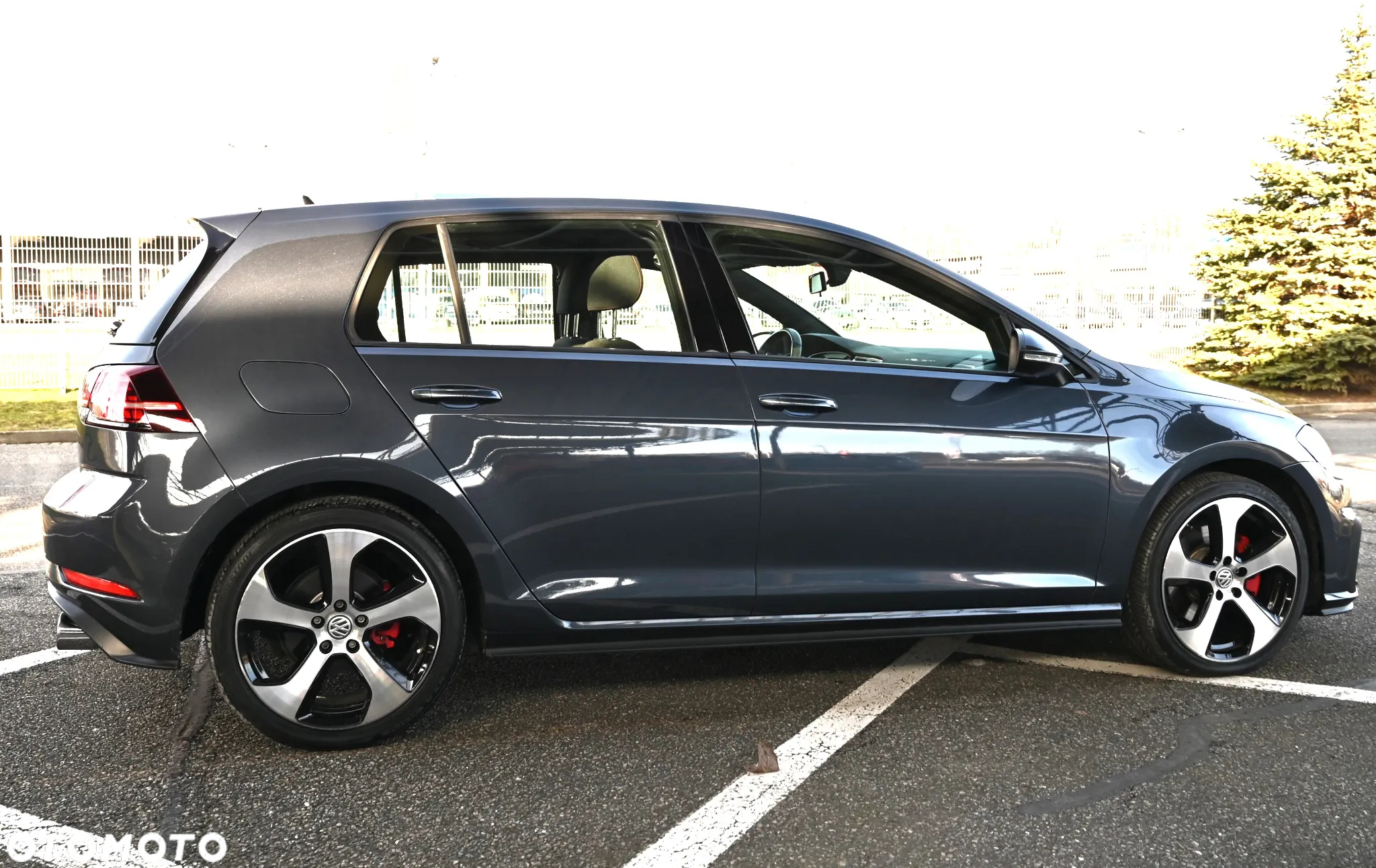 Volkswagen Golf - 16