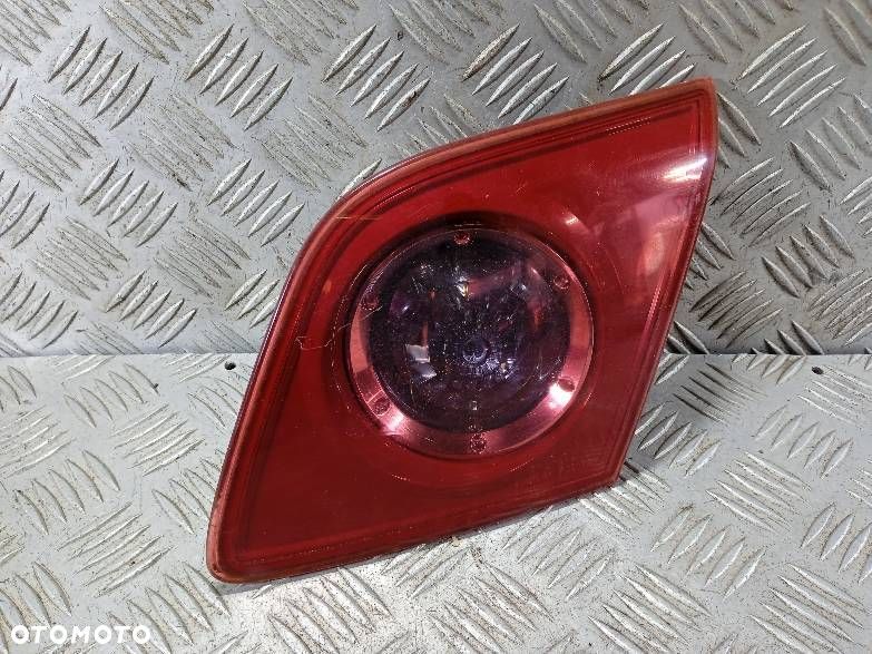 LAMPA PRAWA TYLNA KLAPY MAZDA 3 - 1