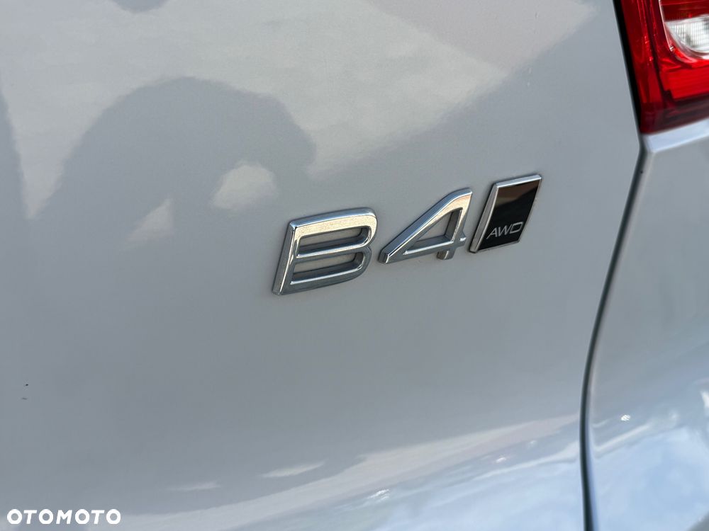 Volvo XC 40 B4 B AWD Momentum Pro - 14