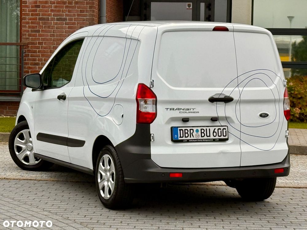 Ford Transit Courier - 10