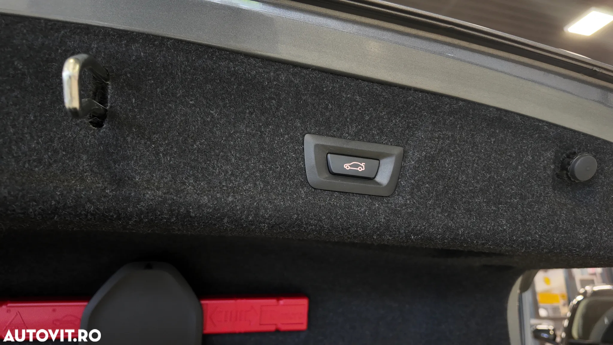 BMW Seria 3 318i Aut. Sport Line - 33