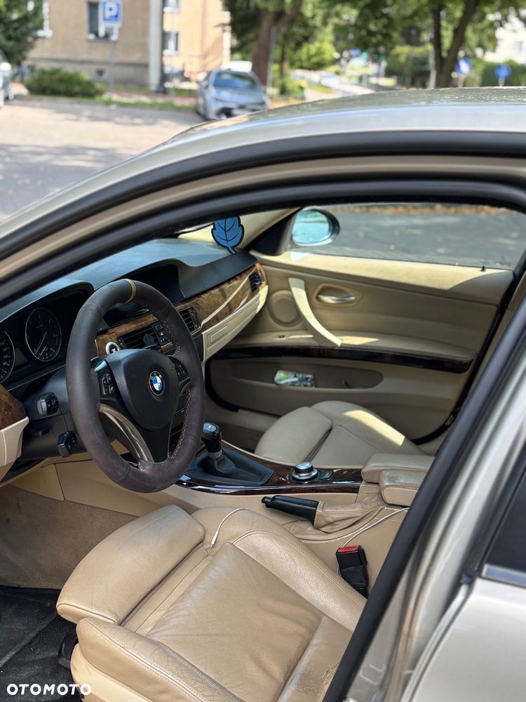 BMW Seria 3 320d - 10