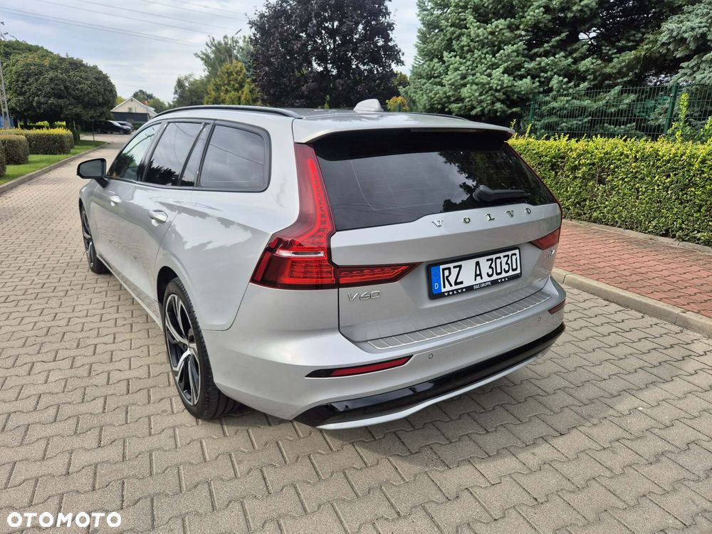 Volvo V60 B4 D Plus Dark - 8