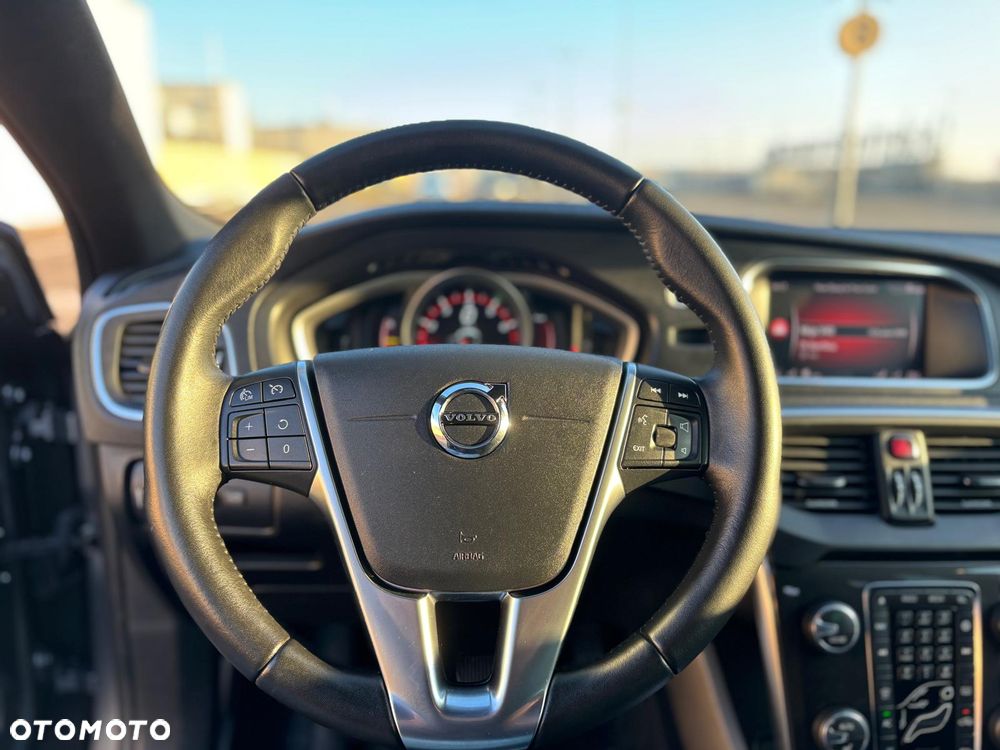 Volvo V40 T3 Drive-E Momentum - 18