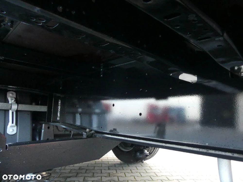 Kassbohrer MEGA / FIRANKA / OŚ PODNOSZONA / 3 SZTUKI / - 21