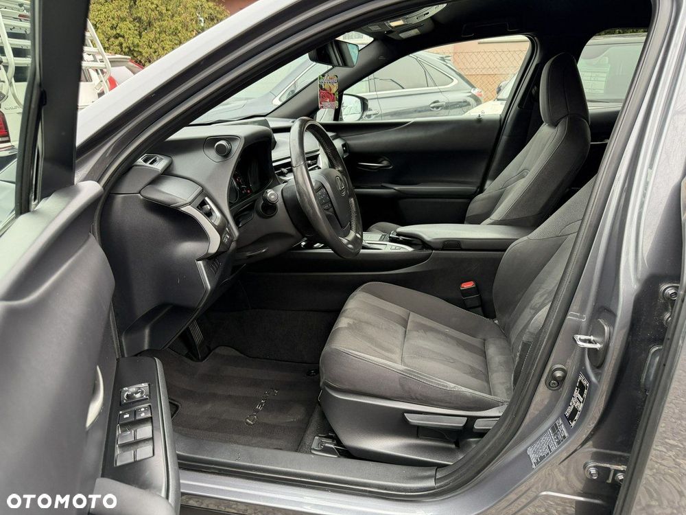 Lexus UX - 6