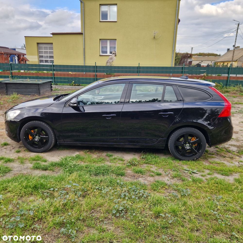 Volvo V60 2013 photo 2