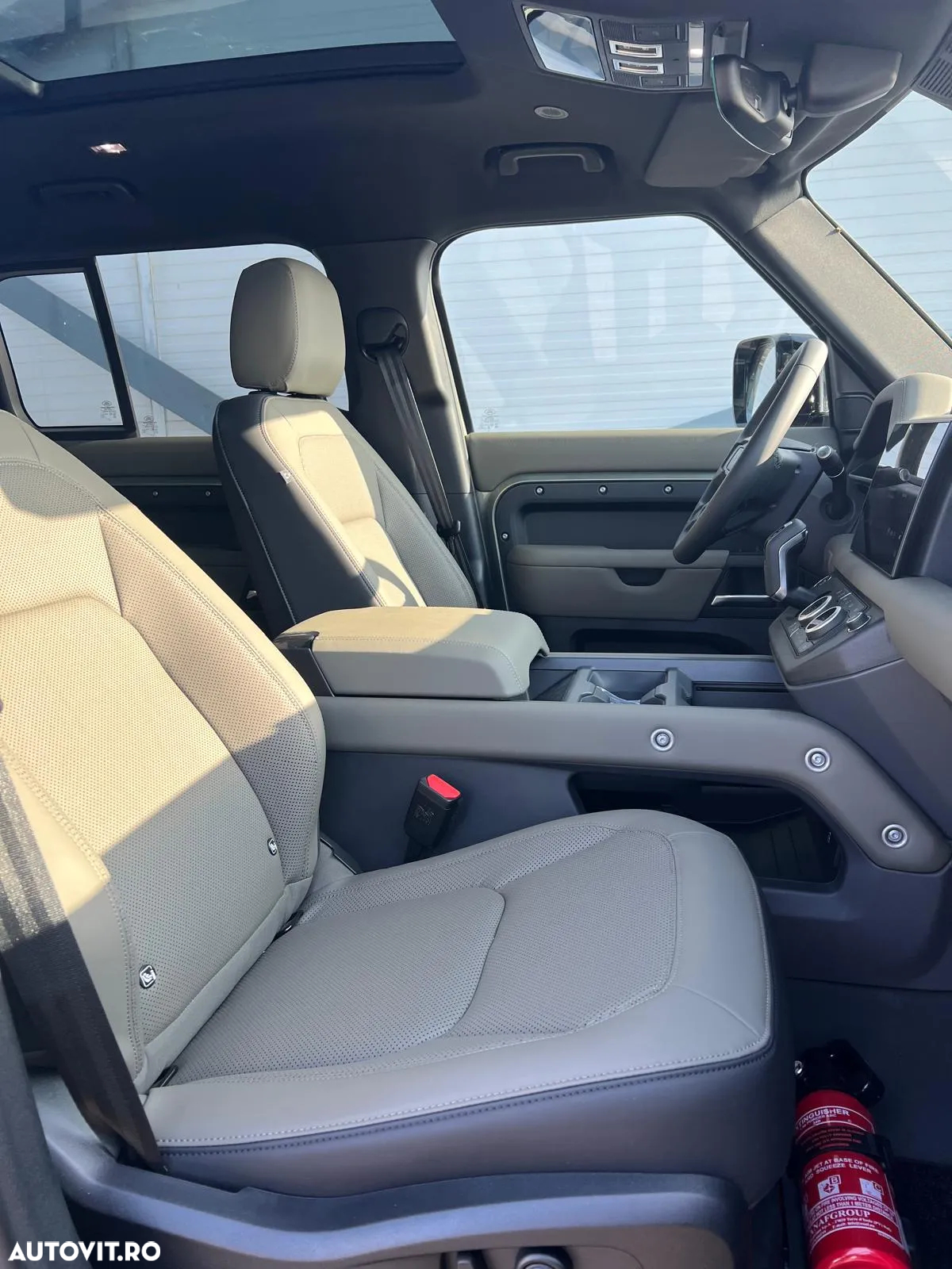 Land Rover Defender 110 3.0D 250 MHEV X-Dynamic SE - 3
