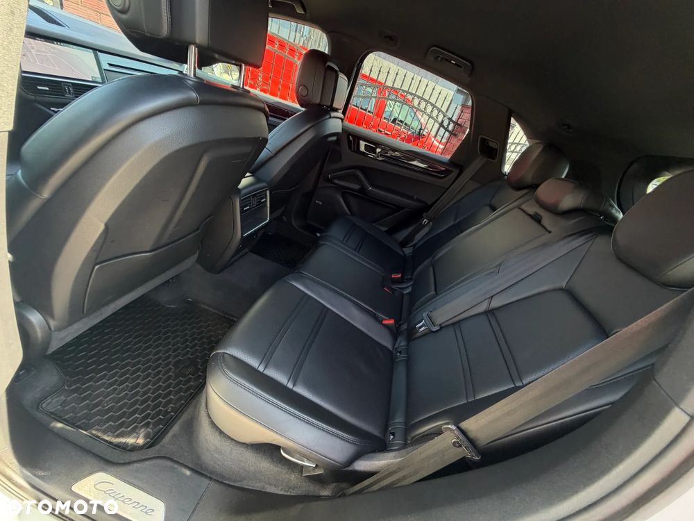Porsche Cayenne Standard - 31