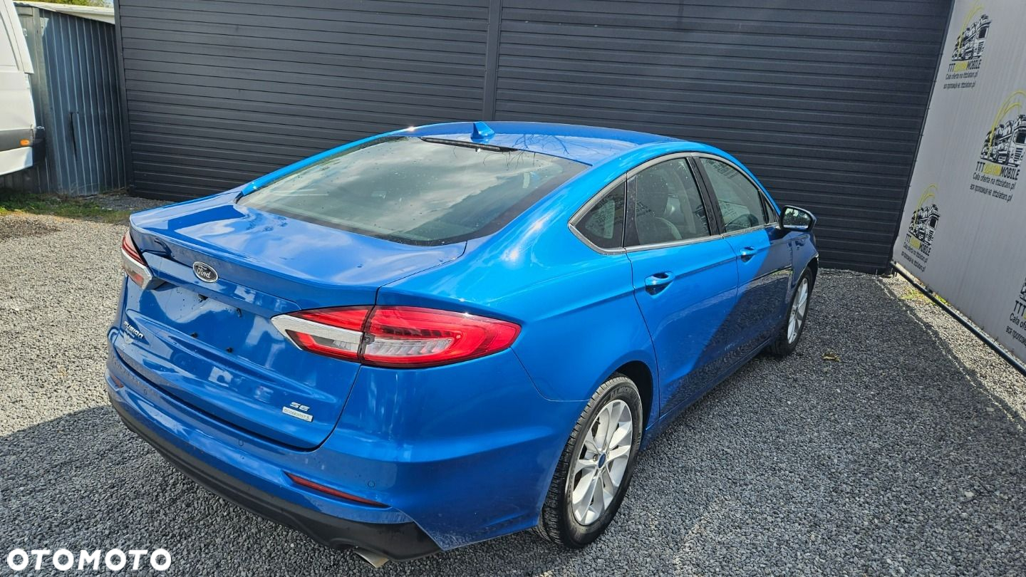 Ford Fusion - 28