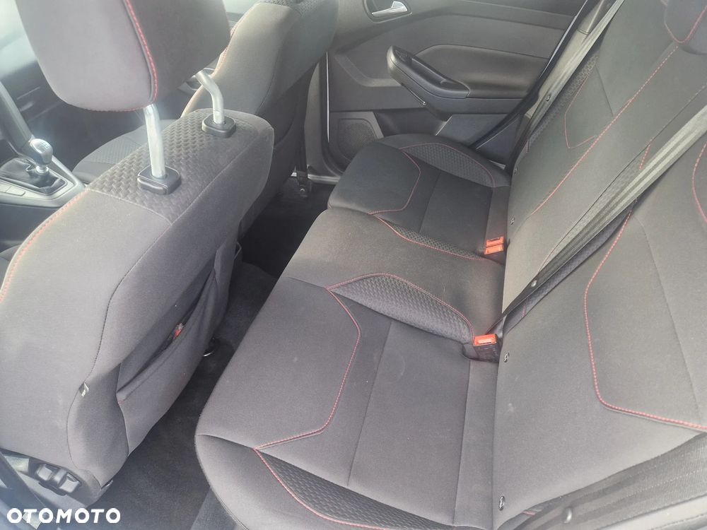 Ford Focus 1.0 EcoBoost ST-Line - 12