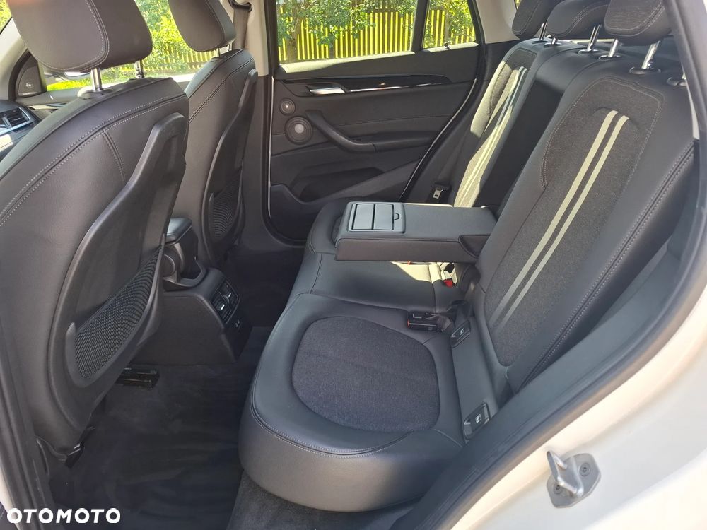 BMW X1 sDrive18d Sport Line - 14