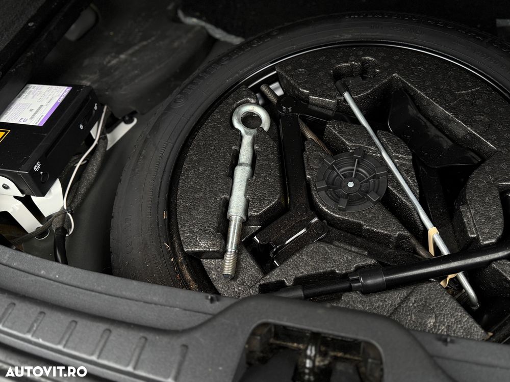 Volvo XC 60 D5 AWD Aut. Momentum - 24