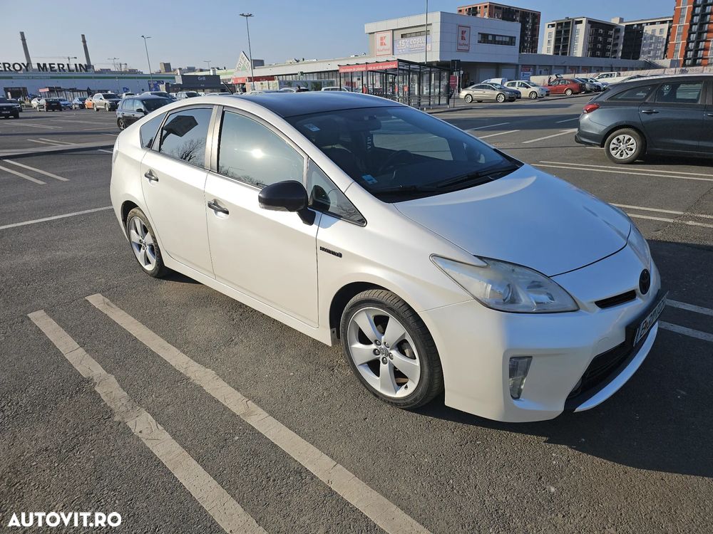 Toyota Prius (Hybrid) - 1