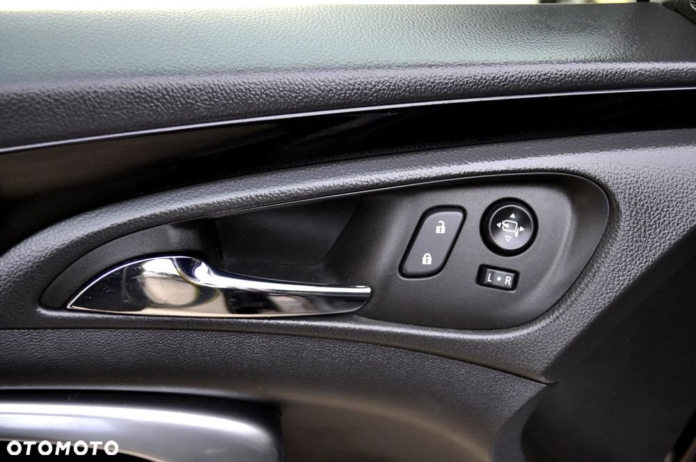 Opel Insignia 2.0 CDTI automatik Business Edition - 27