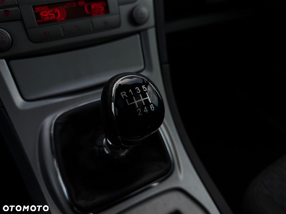 Ford Galaxy 2.0 TDCi Titanium - 23