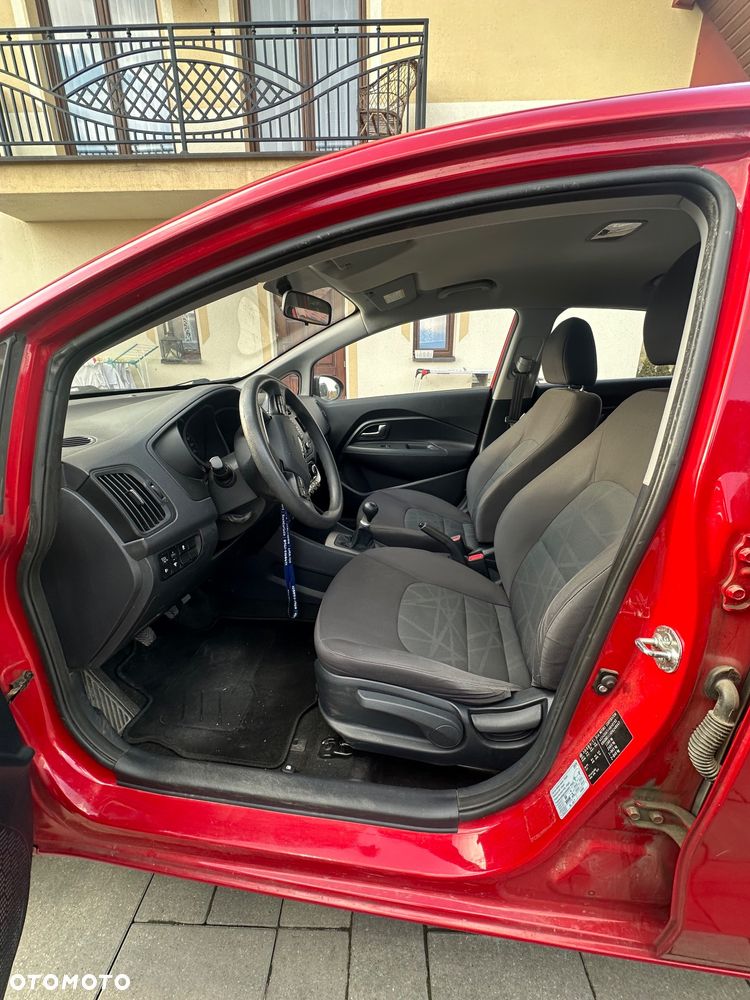 Kia Rio 1.2 Attract - 10
