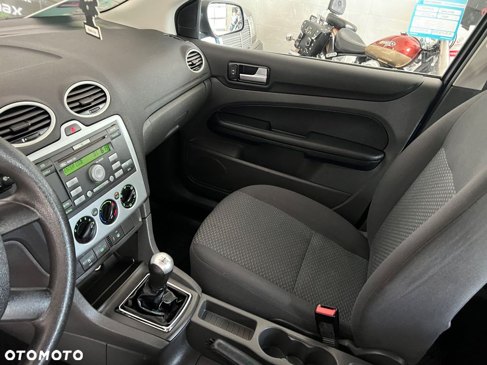 Ford Focus 1.6 TDCi DPF Ambiente - 15