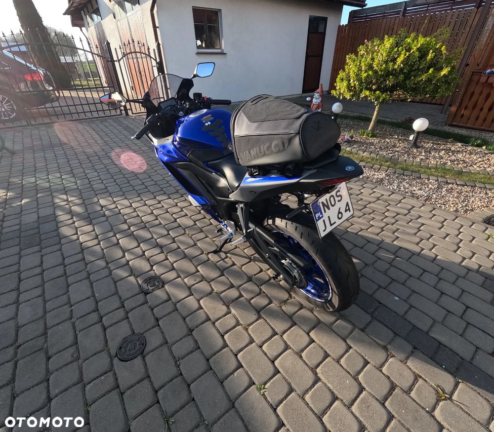 Yamaha R3 - 4